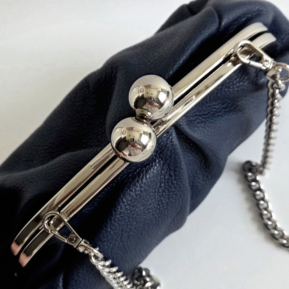 Italian Leather Navy Kisslock Clutch With Removable Silver Crossbody Chain, New - Picture 8 of 16